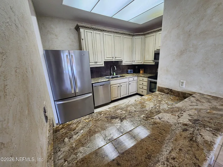 2 Cove Rd — Photo 16