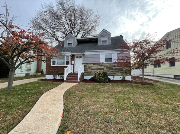 3305 1st Street, Oceanside, NY 11572