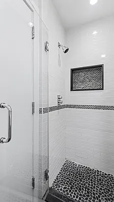 Sold by Compass | media 18