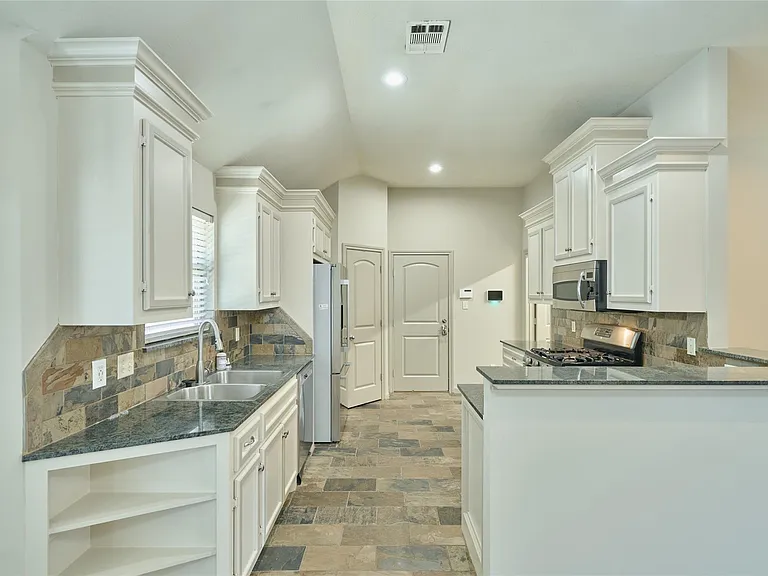 13613 Vail Dr — Photo 14