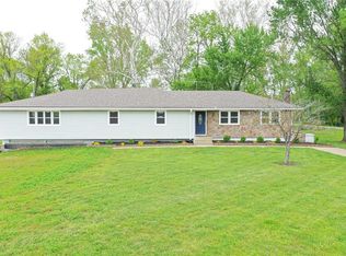 40306 E Renick Rd, Oak Grove, MO 64075