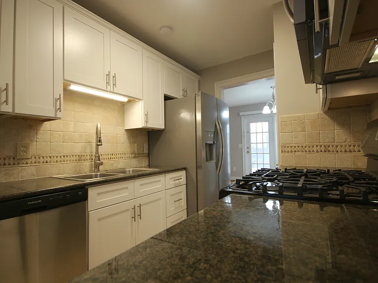 945 Mill Stone Dr — Photo 15
