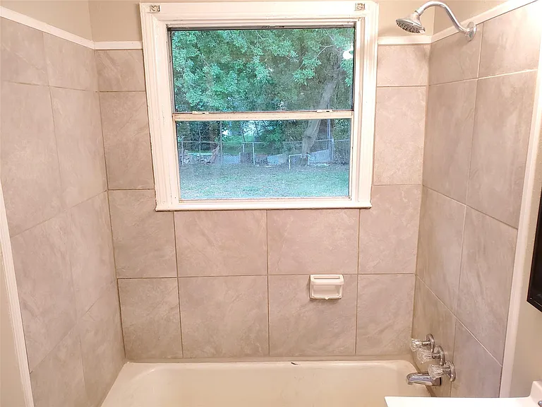 5318 Doulton Dr — Photo 6