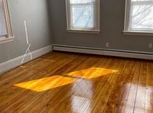 131 5th St APT 2, Cambridge, MA 02141