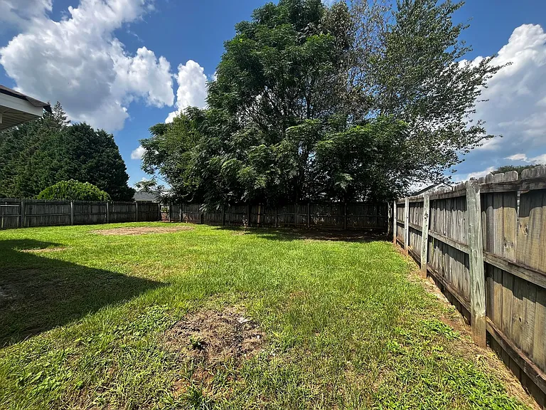 318 Chadwyck Cir — Photo 17
