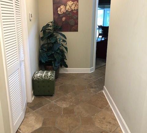 2nd image of 327 Moss Oak Cir #327