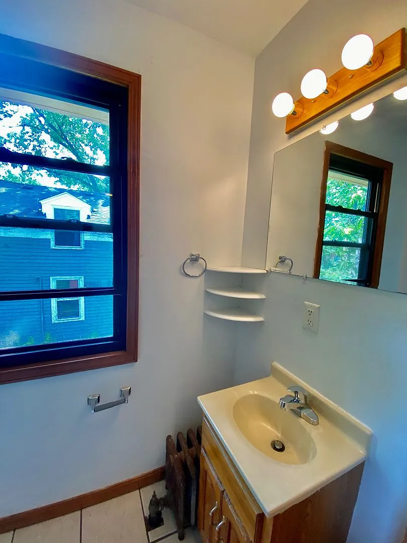 205 Maple St — Photo 4