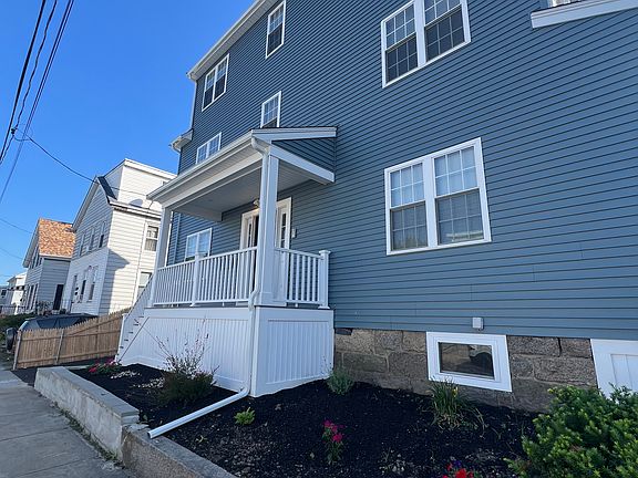 5th image of 489 Spring St