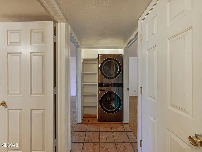 2218 N Belvedere Ave — Photo 12