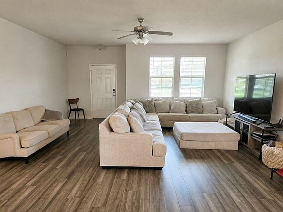 4th image of 3848 Lorenzen Ct