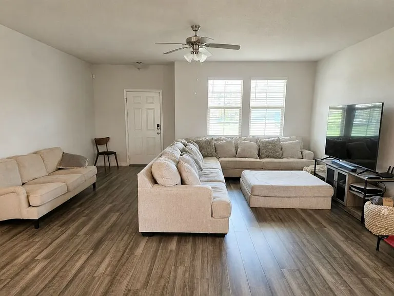 3848 Lorenzen Ct — Photo 4