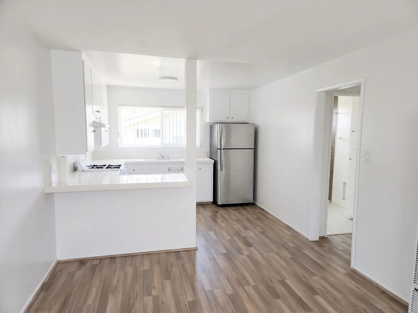 1831 Grant Ave — Photo 1