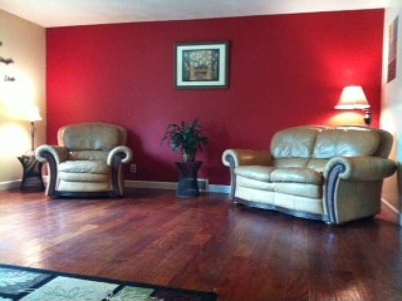 Beautiful large living rm