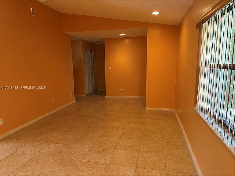 10711 SW 116th Ave — Photo 3