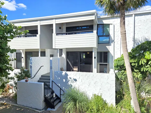 1555 Tarpon Center Dr, Venice, FL