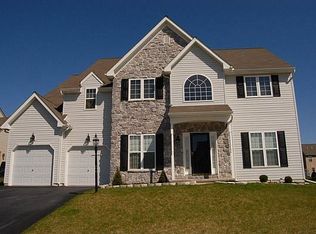 28 Stonewood Dr, Jacobus, PA 17407