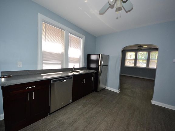 3rd image of 3657 S Marshfield Ave APT 1F