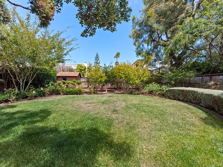 13981 Mercado Dr — Photo 36