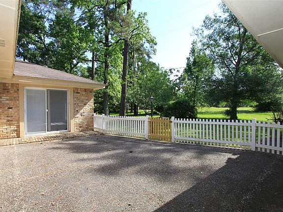 4th image of 1718 Laurel Springs Ln