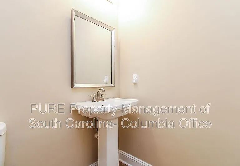 210 Underwood Ct — Photo 13