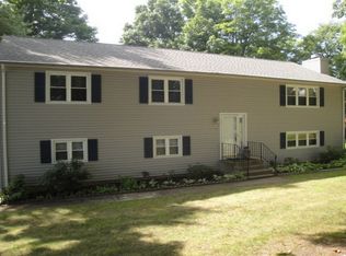 5 Flint St, Trumbull, CT 06611