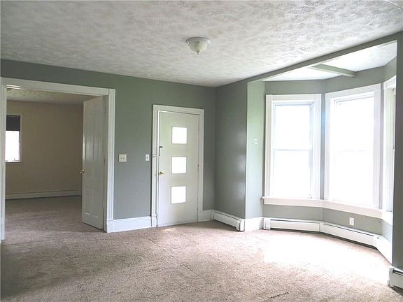 3rd image of 3119 Pine Ave
