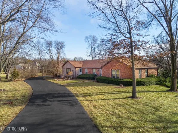 15 Turning Shore Dr, South Barrington, IL 60010