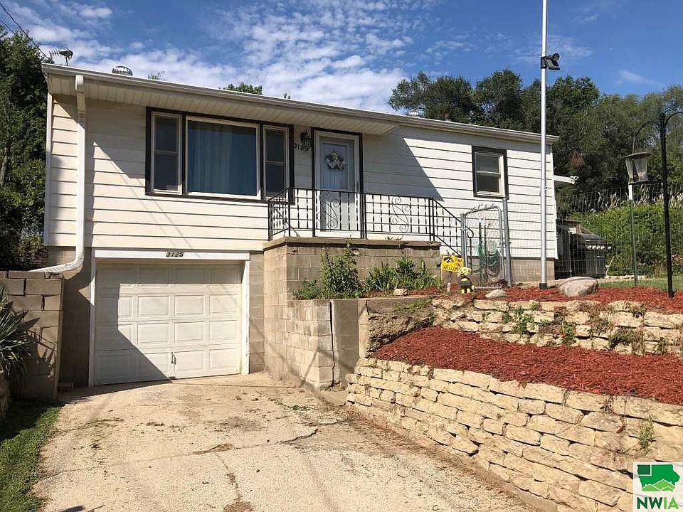 1st image of 3125 Edmunds Ave