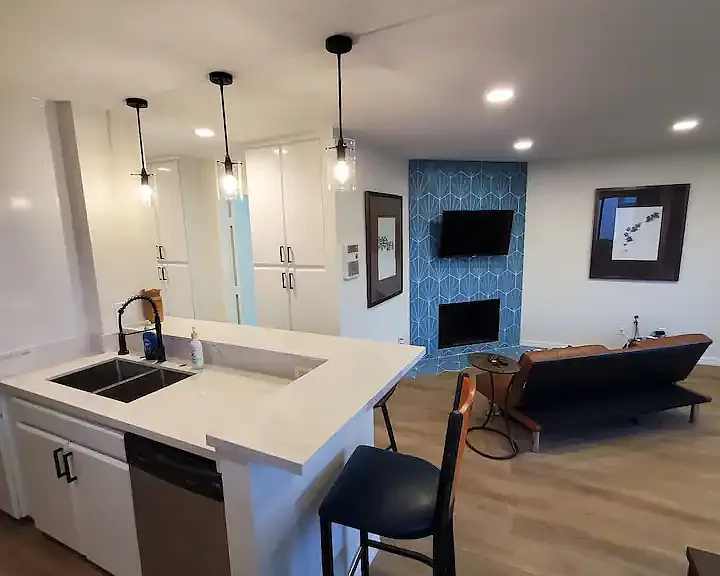2138 Garnet Ave — Photo 4