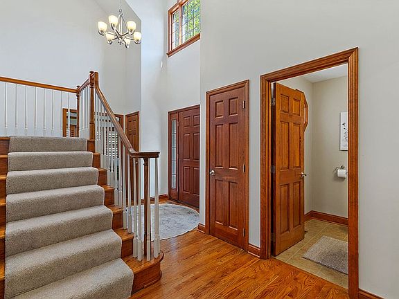 5th image of 140 Dyers Stone Dr