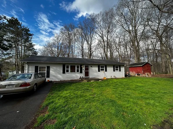 153 Oak St, Rupert, WV 25984