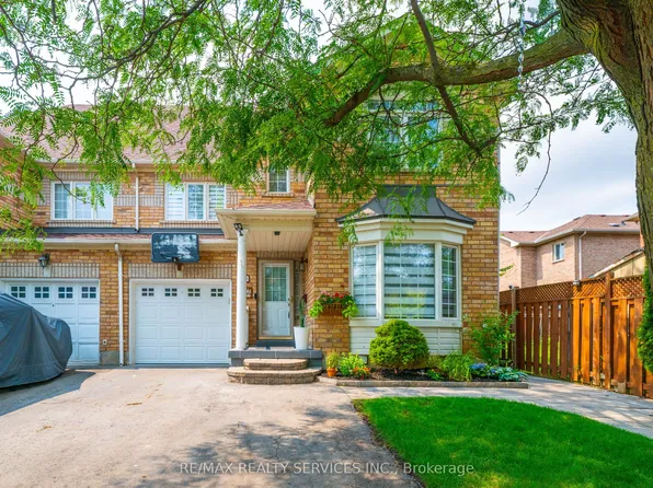 128 Seaside Cir, Brampton, ON L6R 2G9