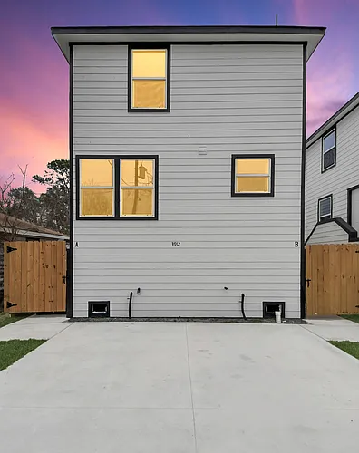 3910 Woolworth St Photo 1