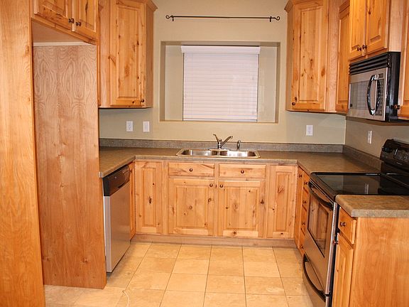 2542 Mont Sur - 02 Kitchen_02182014