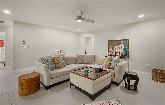 1012 W 11th Ave — Photo 24