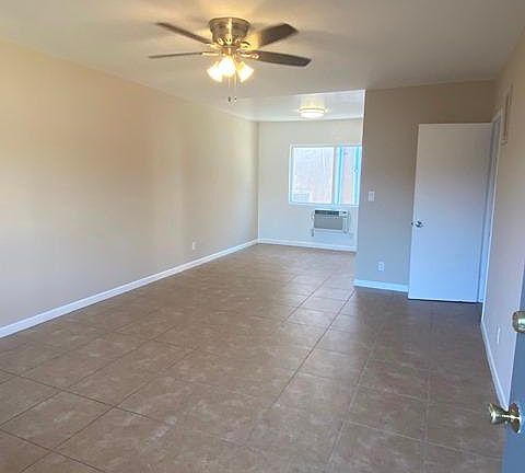 3rd image of 133 S Mariposa Ave #15