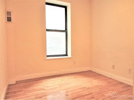 Rented by City Connections Realty | media 36