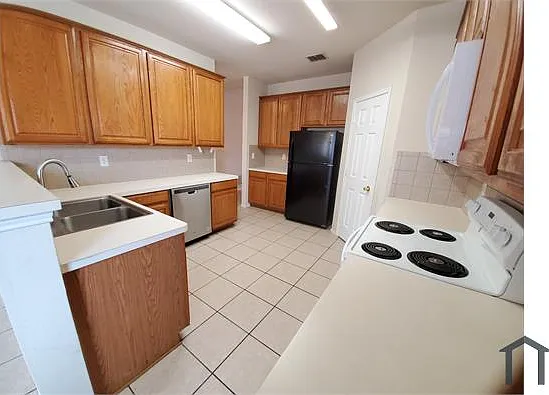 511 Binkley Ct — Photo 12