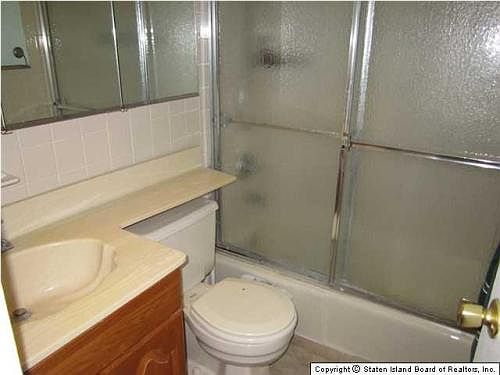 3rd image of 19 Donna Ct APT 6