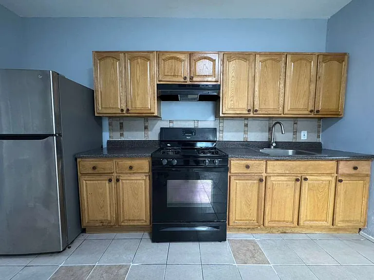 215 Rosette St #1L — Photo 18