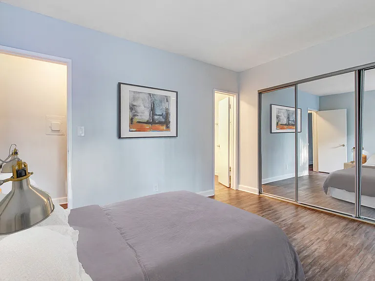 Yarmouth Apartments — Photo 15