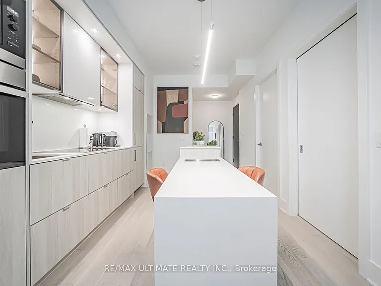 11 Yorkville Ave #1902 — Photo 14