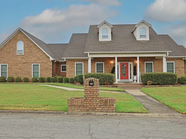 203 Fawn Cv, White Hall, AR 71602