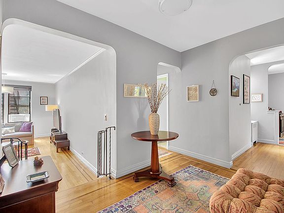 4th image of 736 W 186th St APT 4J