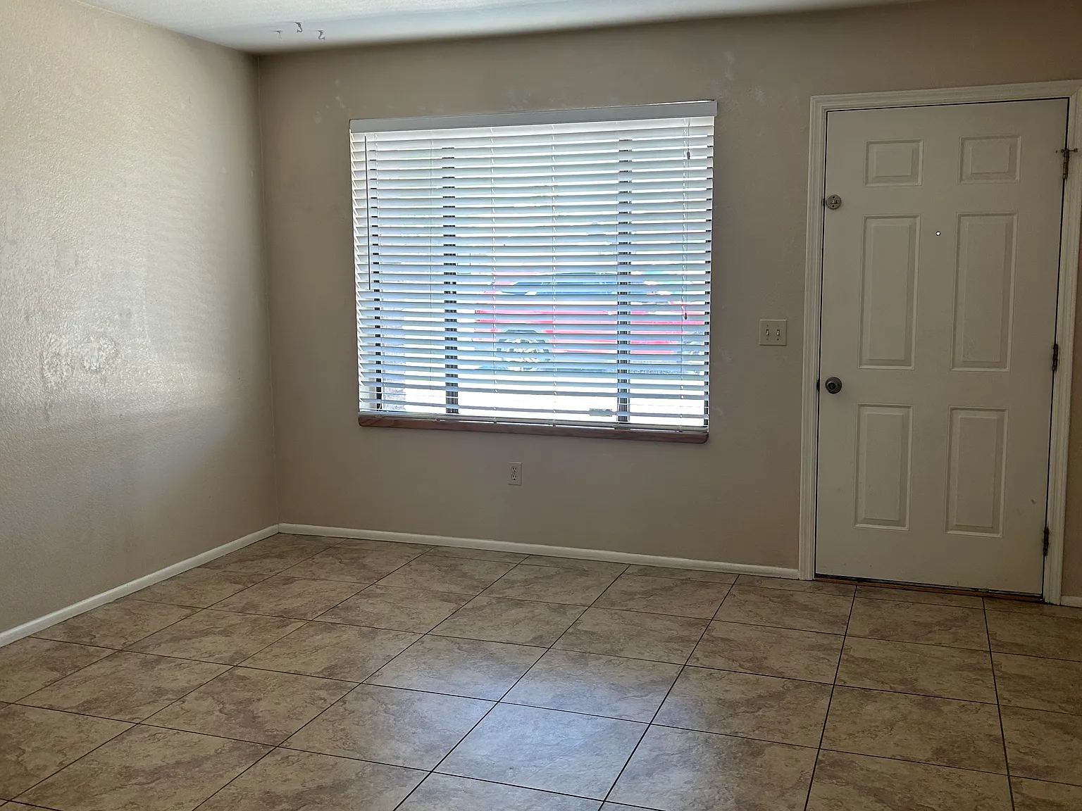 2 bed, 976 sqft, $1,495 — Photo 2