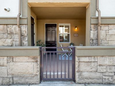 259 Riverdale Ct APT 240, Camarillo, CA, 93012