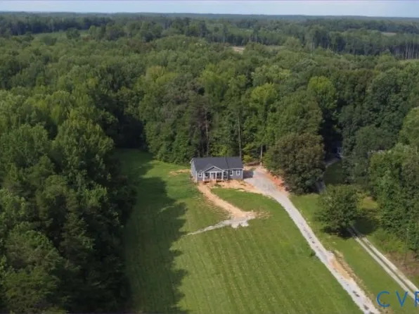 12610 Haw Branch Ln, Amelia Court House, VA 23002