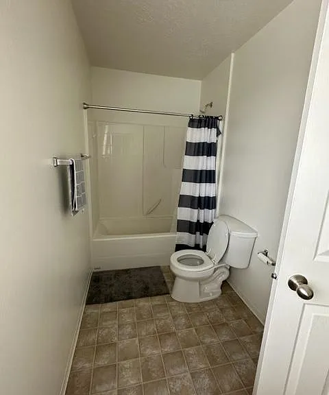 4823 Charmae St — Photo 14