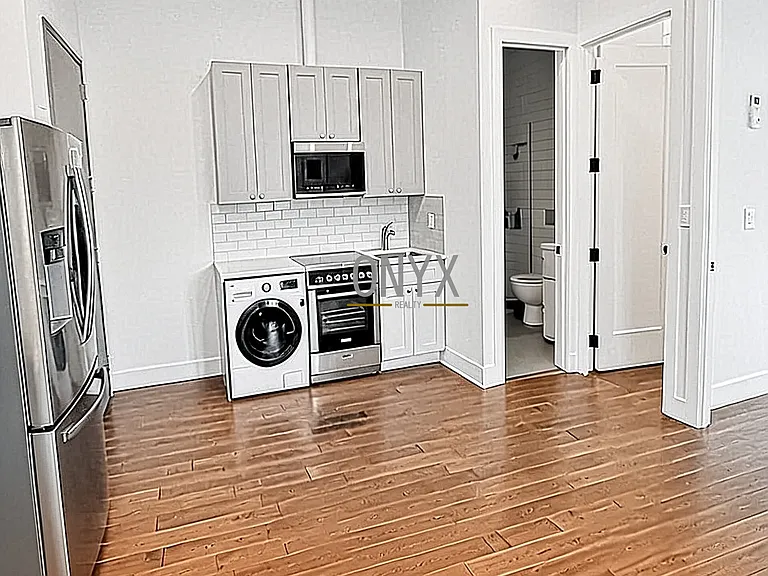 6001 70th Ave #2F — Photo 7