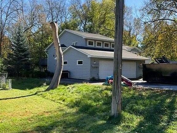 3rd image of 4014 Elmwood St